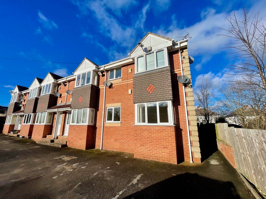 1 bed flat to rent in Green Lane, Rotherham S62, £645 pcm