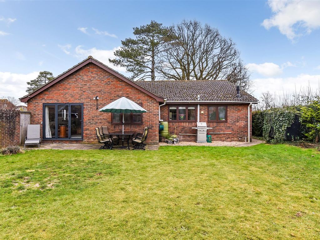 4 bed detached bungalow for sale in Abbotts Ann, Andover SP11, £660,000