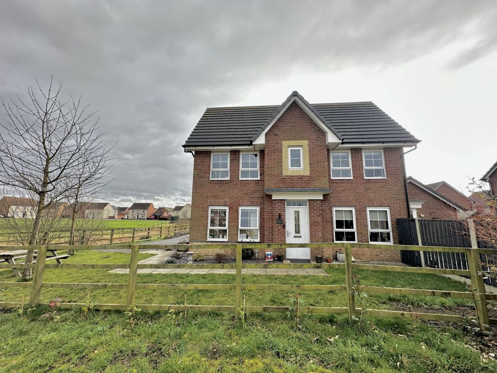 3 bed detached house for sale in Melrose Mews, Doncaster DN9, £300,000