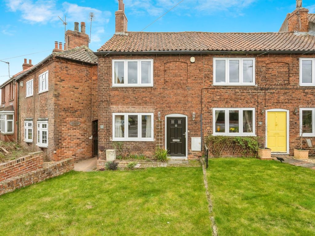 2 bed cottage for sale in Station Road, Bawtry, Doncaster DN10, £165,000