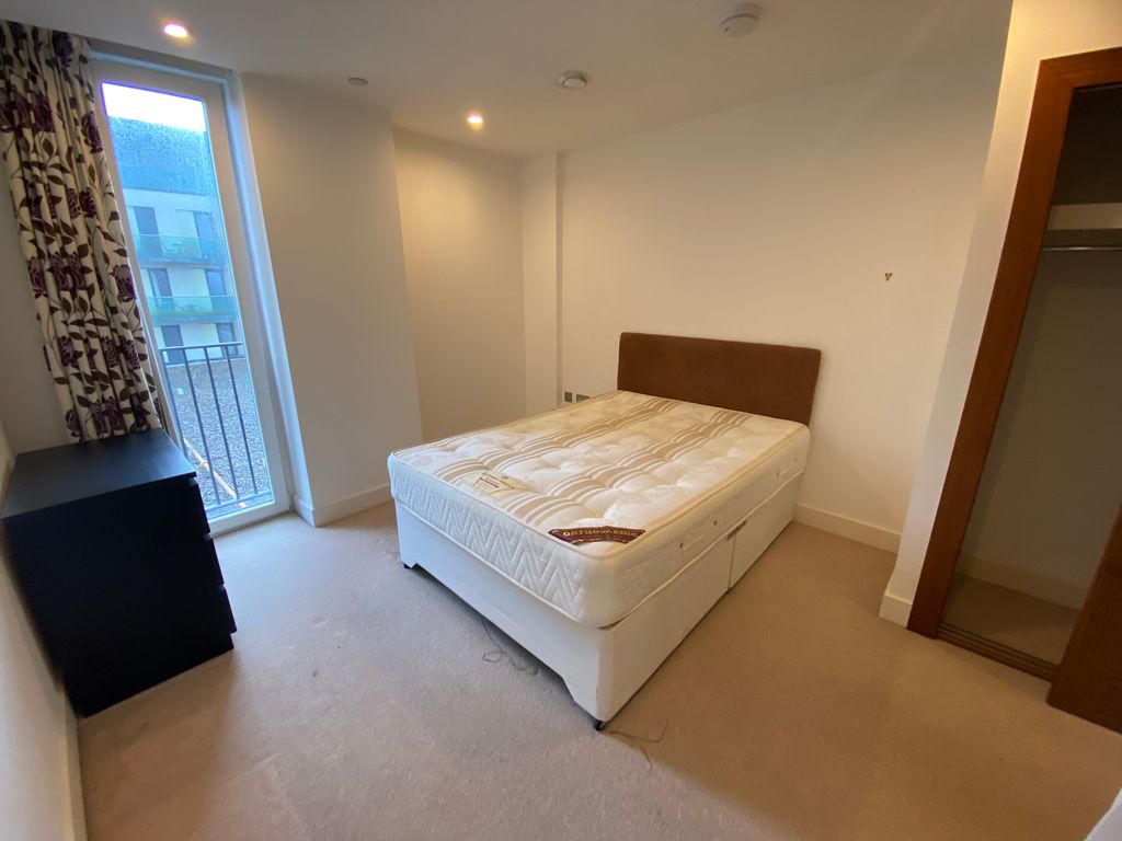 2 bed flat to rent in The Hayes, Cardiff CF10, £1,500 pcm