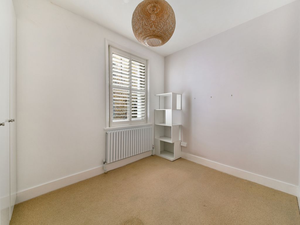 2 bed flat to rent in Salusbury Road, London NW6, £2,900 pcm