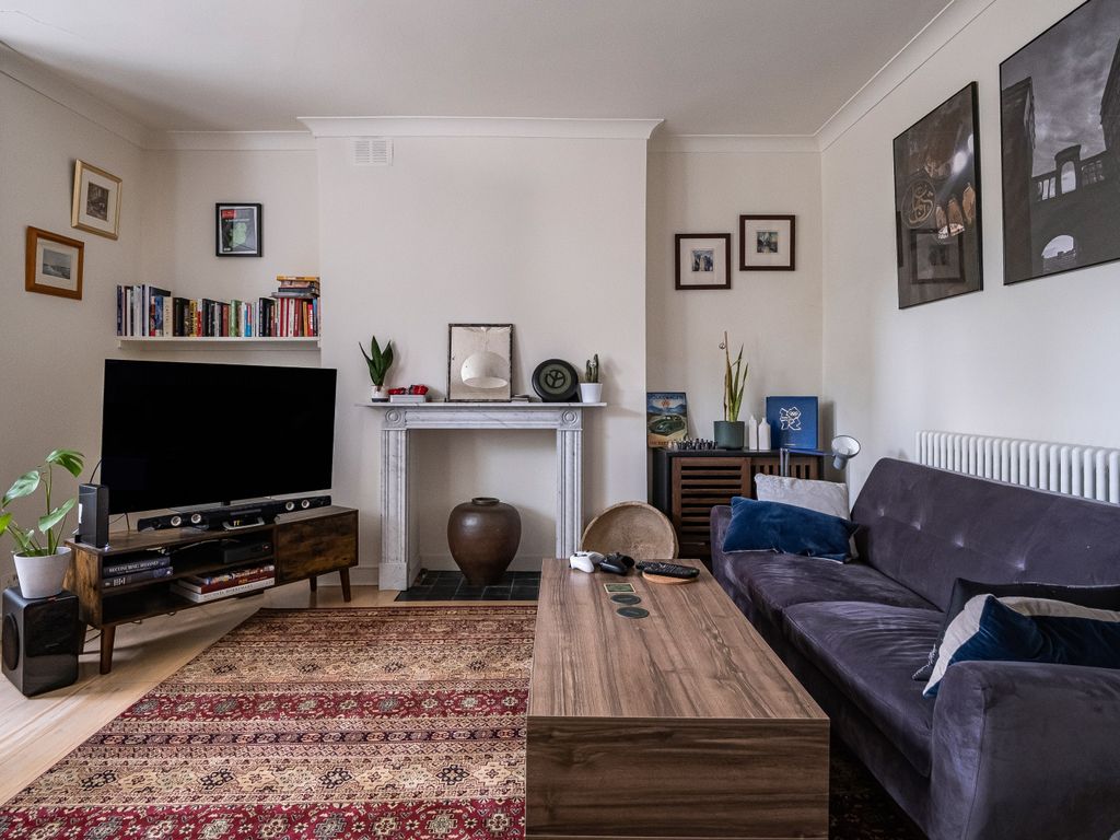 2 bed flat for sale in Highbury New Park, Highbury N5, £1,000,000