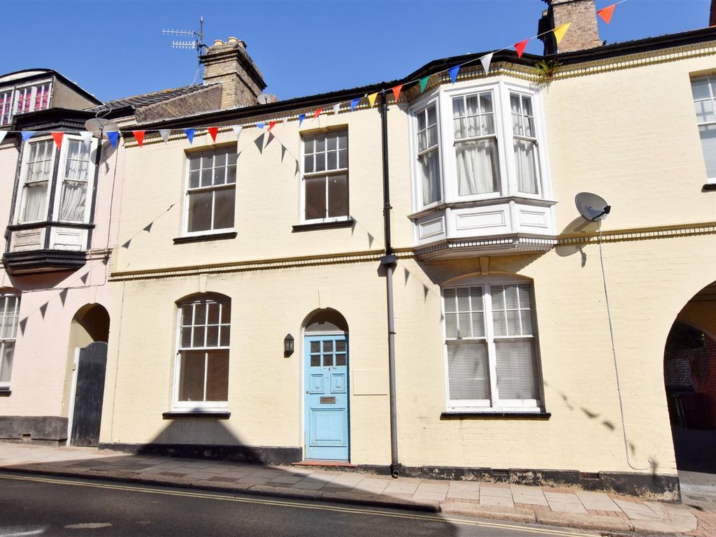 2 bed terraced house to rent in Mount Street, Cromer NR27, £825 pcm