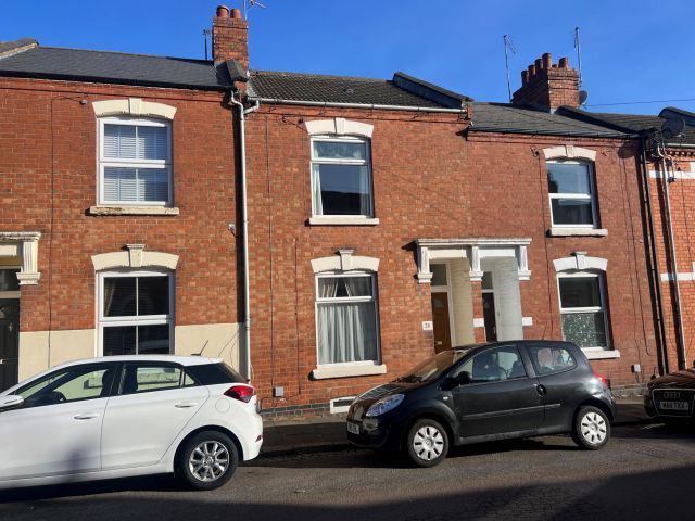 2 bed terraced house for sale in Manfield Road, Abington, Northampton NN1, £215,000