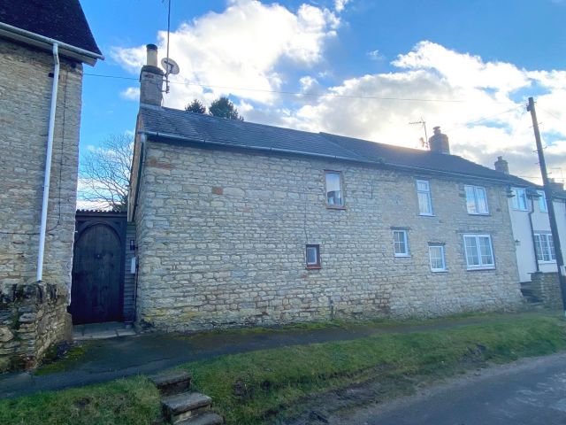2 bed cottage for sale in Chapel End, Piddington, Northampton NN7, £300,000