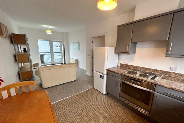 2 bed flat to rent in Jim Driscoll Way, Caerdydd CF11, £1,000 pcm