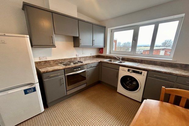 2 bed flat to rent in Jim Driscoll Way, Caerdydd CF11, £1,000 pcm