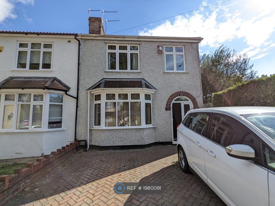 4 bed semi-detached house to rent in Forest Road, Fishponds, Bristol BS16, £2,300 pcm