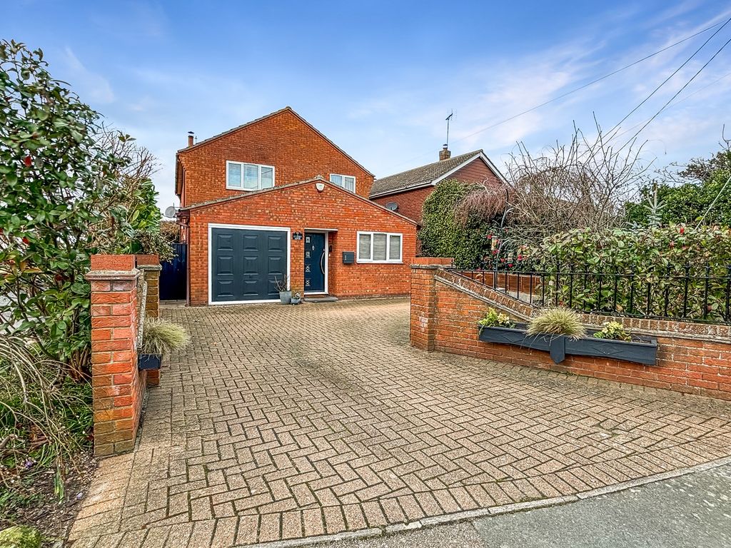 4 bed detached house for sale in Bromley Road, Elmstead, Colchester CO7, £425,000
