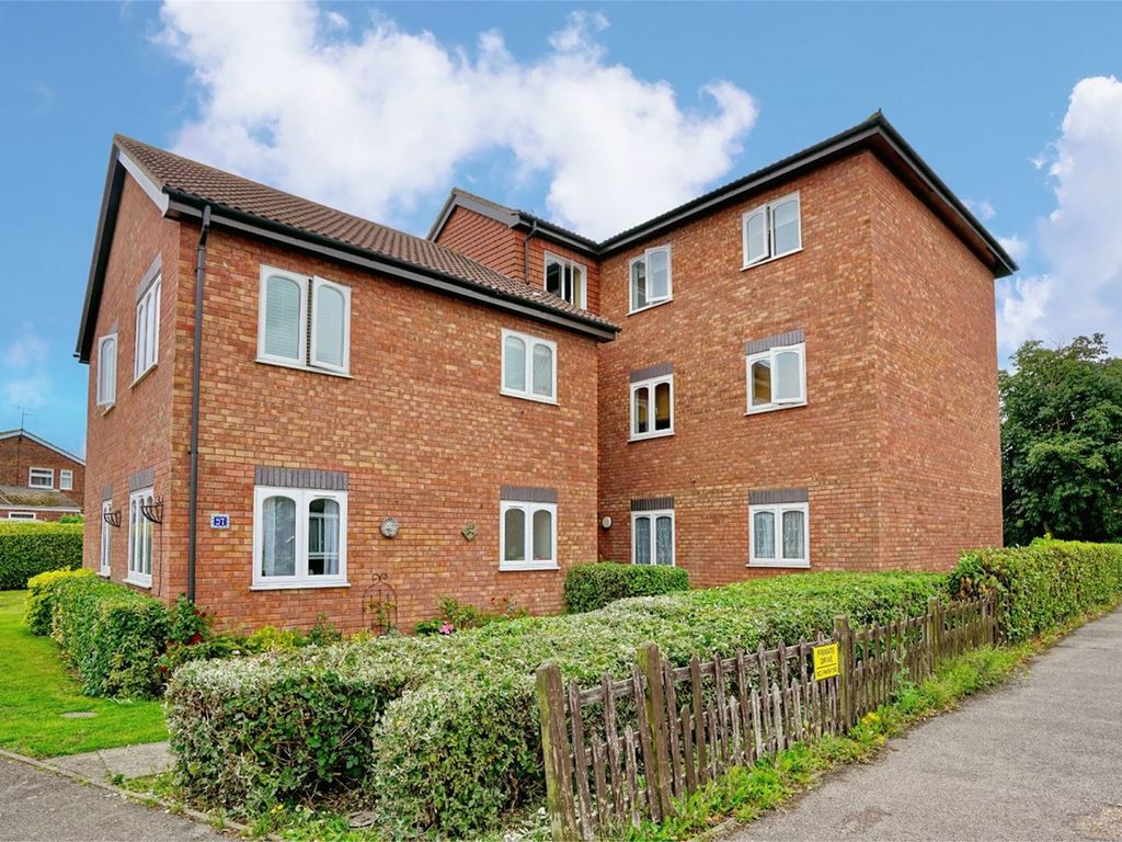 1 bed flat for sale in Andrew Road, Eynesbury, St Neots PE19, £145,000