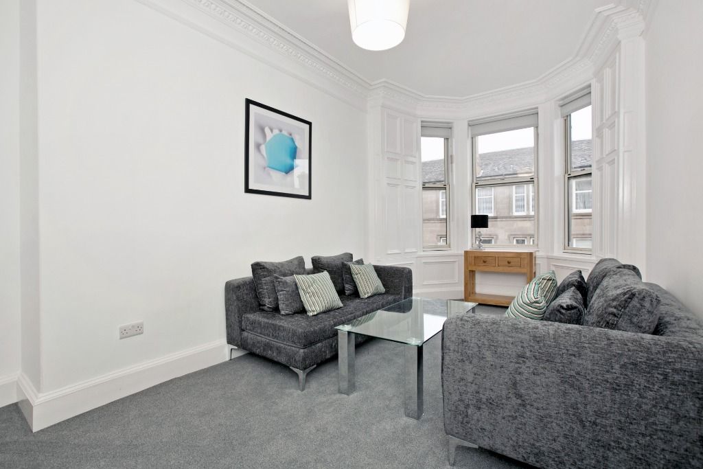 2 bed flat to rent in Morningside Road, Morningside, Edinburgh EH10, £1,650 pcm