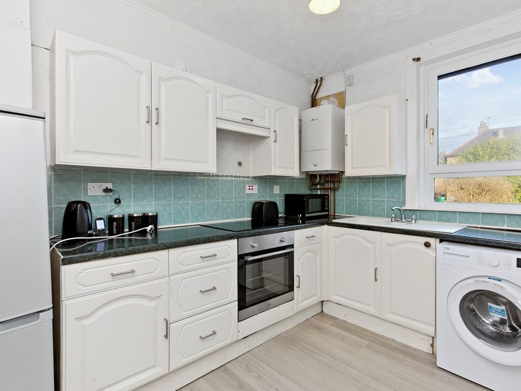 1 bed flat for sale in Robertson Road, Dunfermline KY12, £58,000
