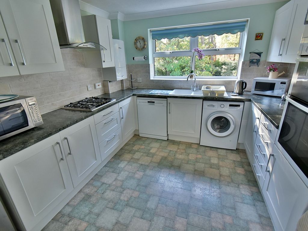 2 bed flat for sale in Dudsbury Crescent, Ferndown BH22, £325,000