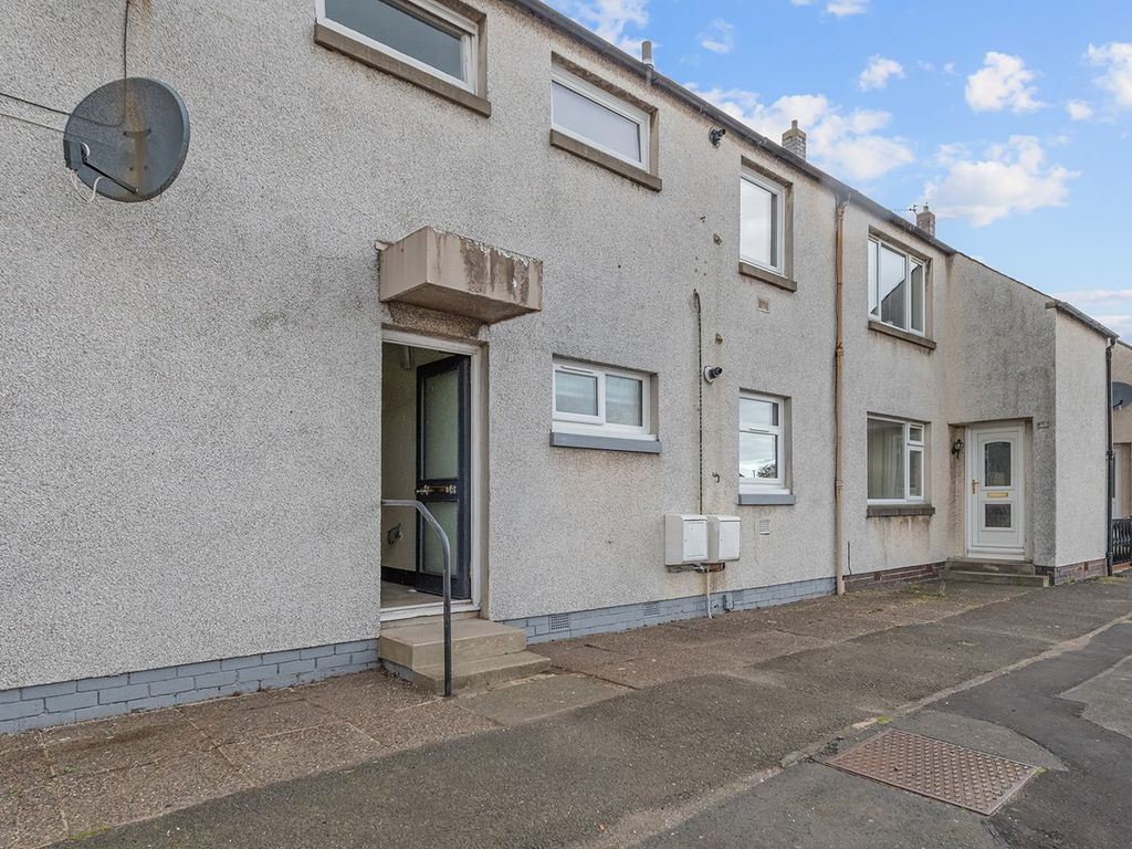 1 bed flat for sale in Beauly Court, Grangemouth FK3, £67,500