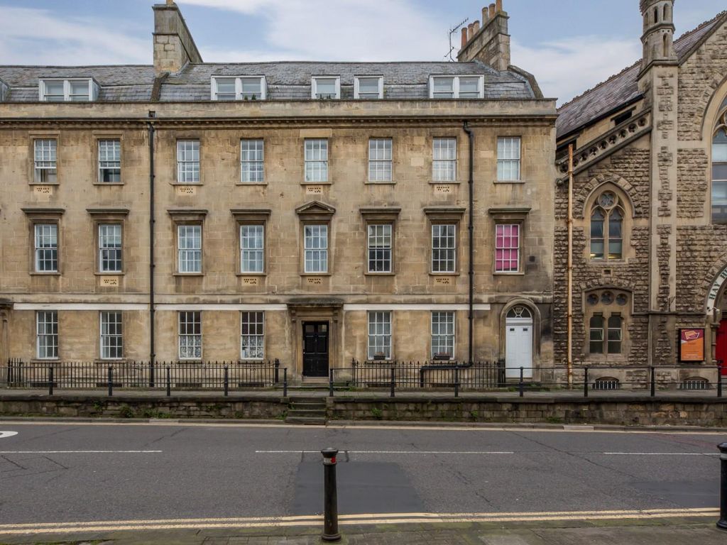 2 bed flat for sale in Fountain Buildings, Bath BA1, £325,000