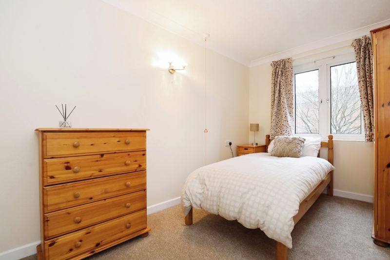 2 bed flat for sale in Scholars Court, Stratford-Upon-Avon CV37, £127,500