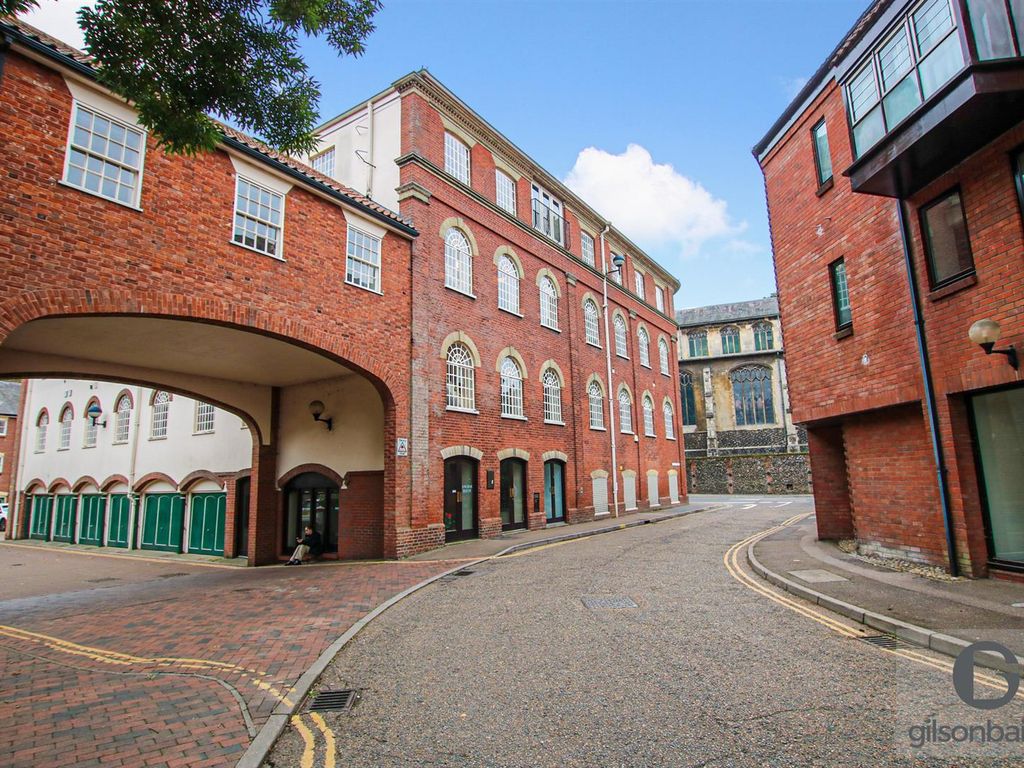 2 bed flat for sale in Anchor Quay, Norwich NR3, £240,000