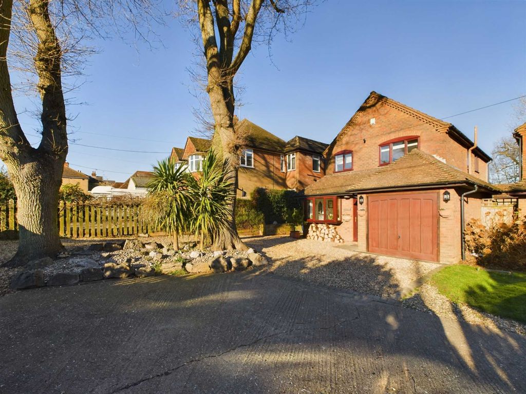 4 bed detached house for sale in Wycombe Road, Stokenchurch, High Wycombe HP14, £700,000