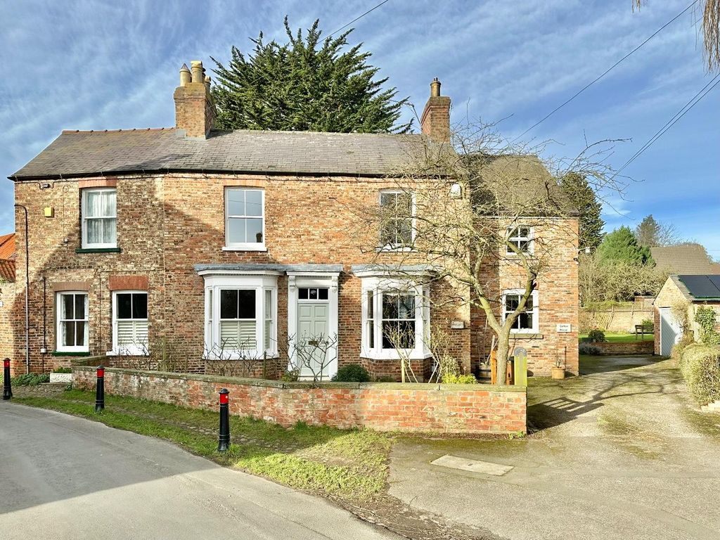 4 bed semi-detached house for sale in Market Place, Easingwold, York YO61, £800,000