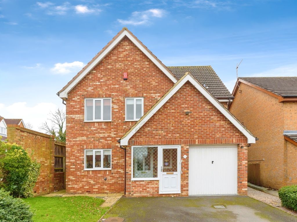 4 bed detached house for sale in Petworth Drive, Market Harborough LE16, £450,000