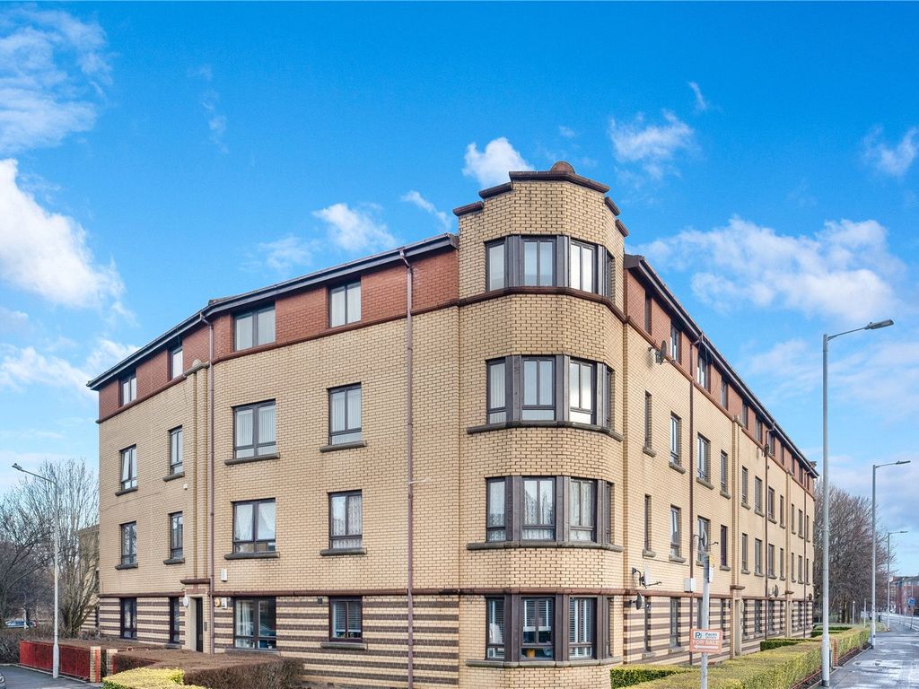 3 bed flat for sale in Maclean Street, Kinning Park, Glasgow G51, £130,000