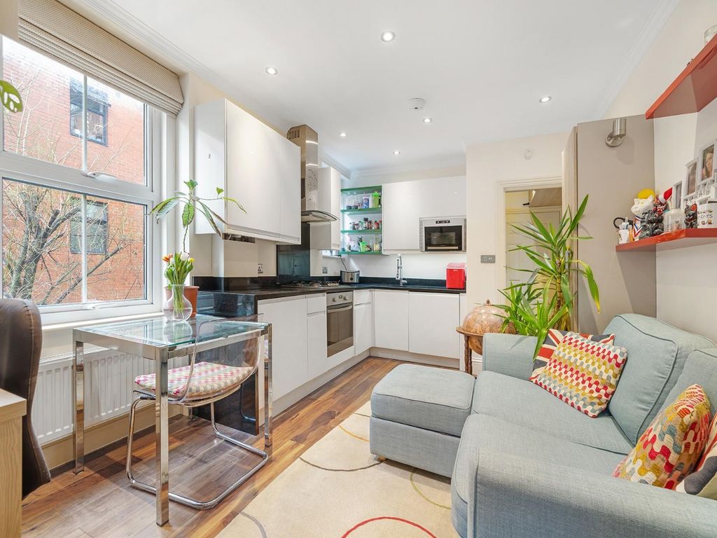 1 bed flat for sale in Coldharbour Lane, London SE5, £315,000