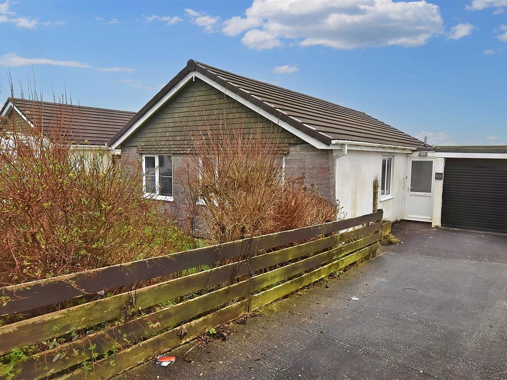 3 bed detached bungalow for sale in Roskrow Close, Four Lanes, Redruth TR16, £235,000