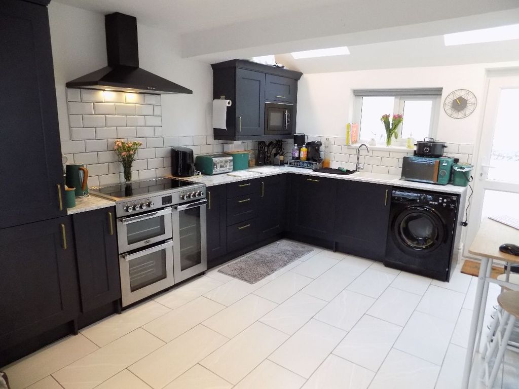3 bed semi-detached house for sale in Cwm Cottage Road, Abertillery NP13, £175,000