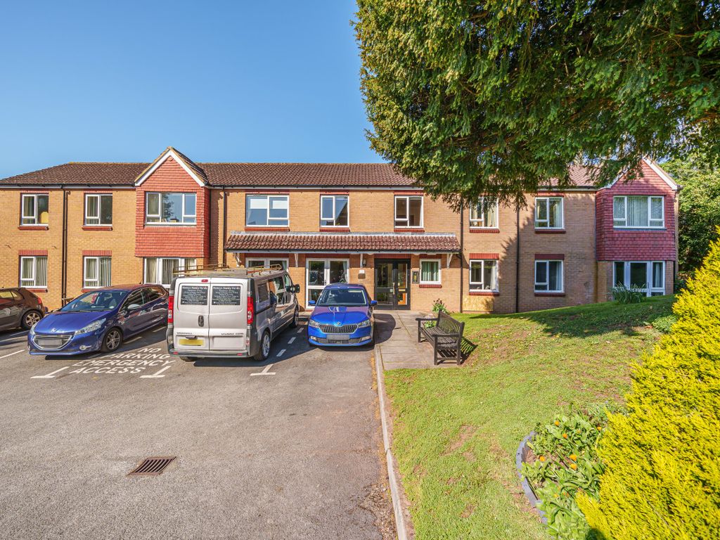 2 bed flat for sale in School Road, Wrington, Bristol, North Somerset BS40, £89,995