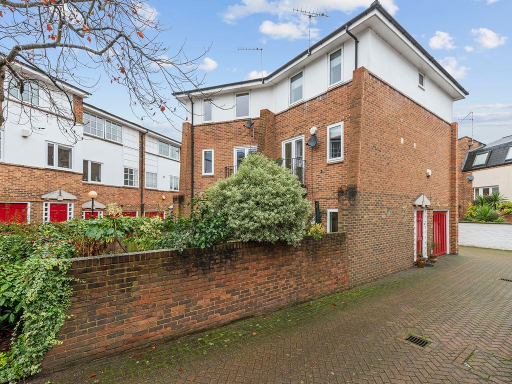 3 bed semi-detached house for sale in Coach House Lane, London N5, £1,300,000