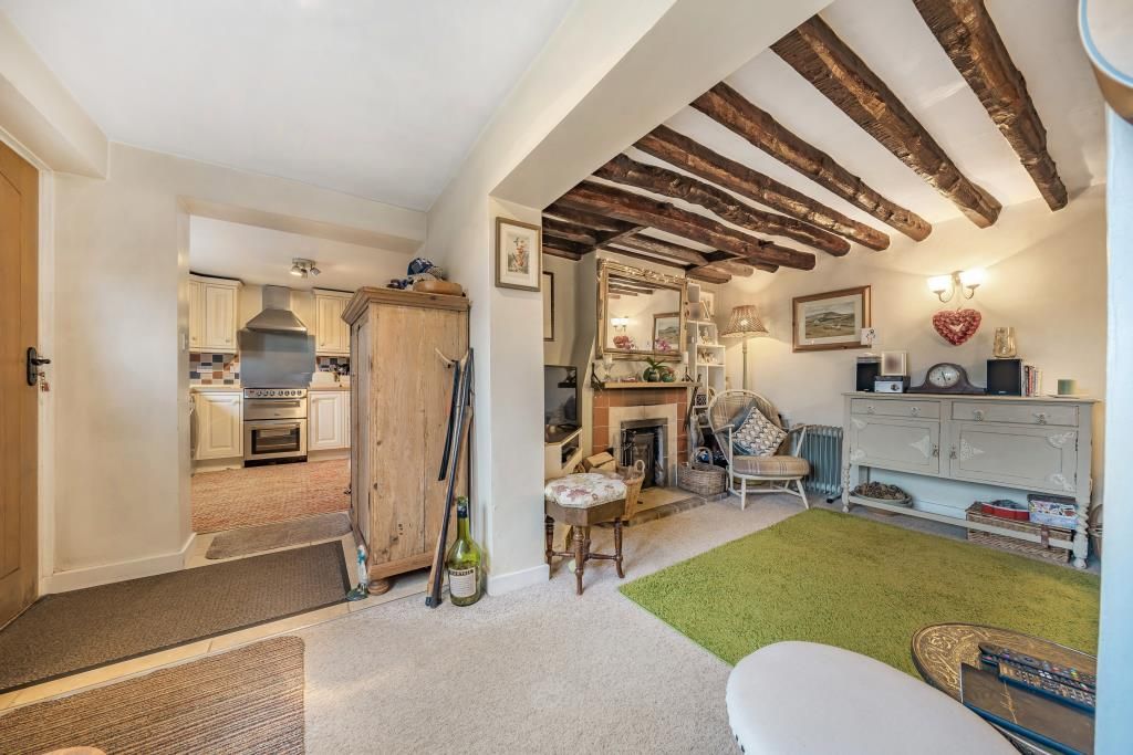 2 bed cottage for sale in Kingham, Oxfordshire OX7, £425,000