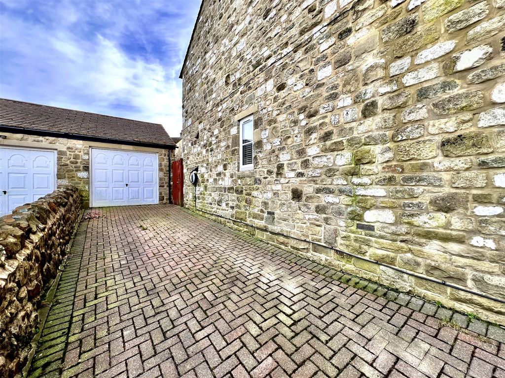 3 bed end terrace house for sale in Laycock Fields, Cowling, Keighley BD22, £249,950