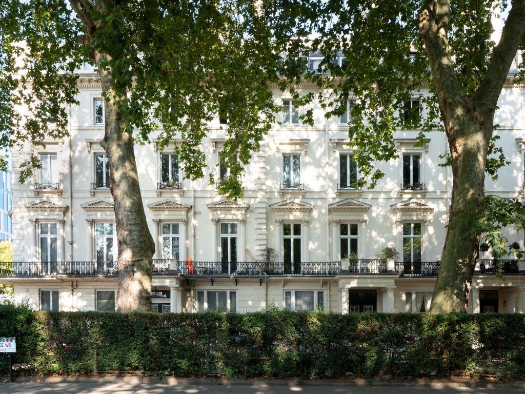3 bed flat for sale in Westbourne Terrace, London W2, £1,275,000