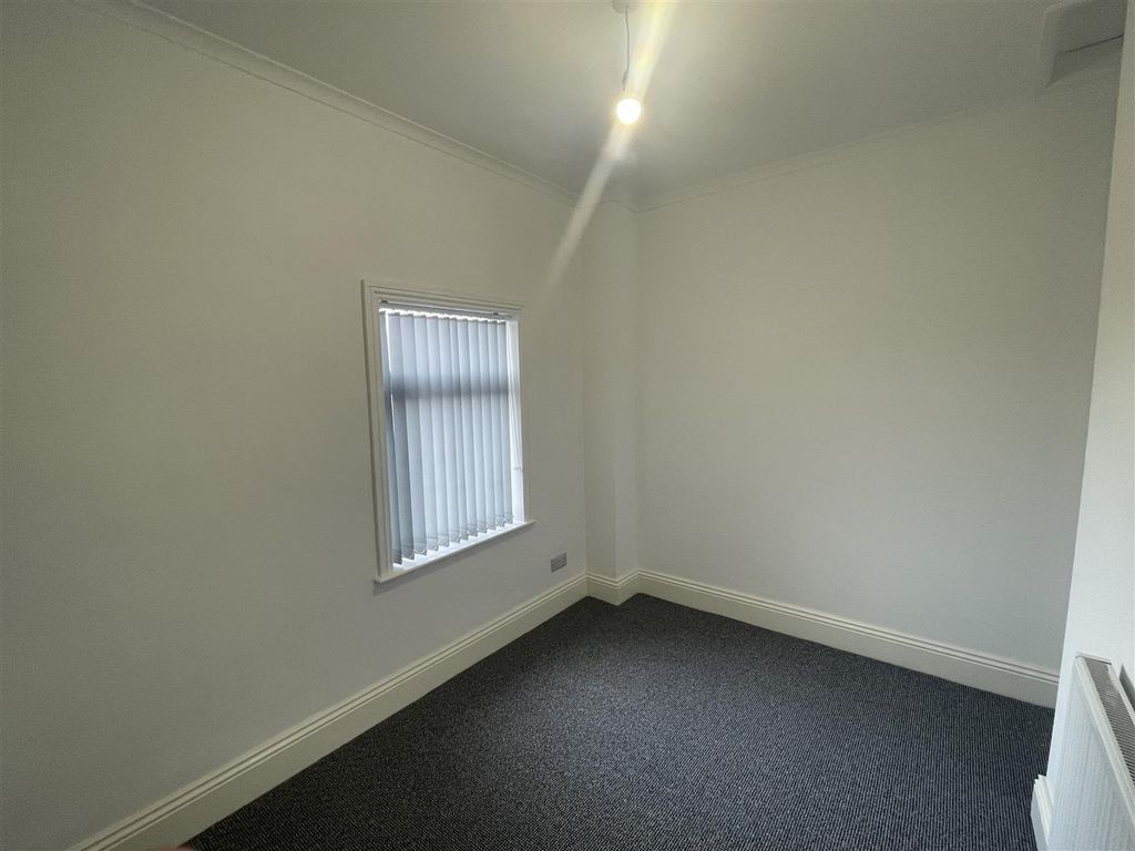 2 bed property to rent in Albert Street, Nantwich CW5, £745 pcm