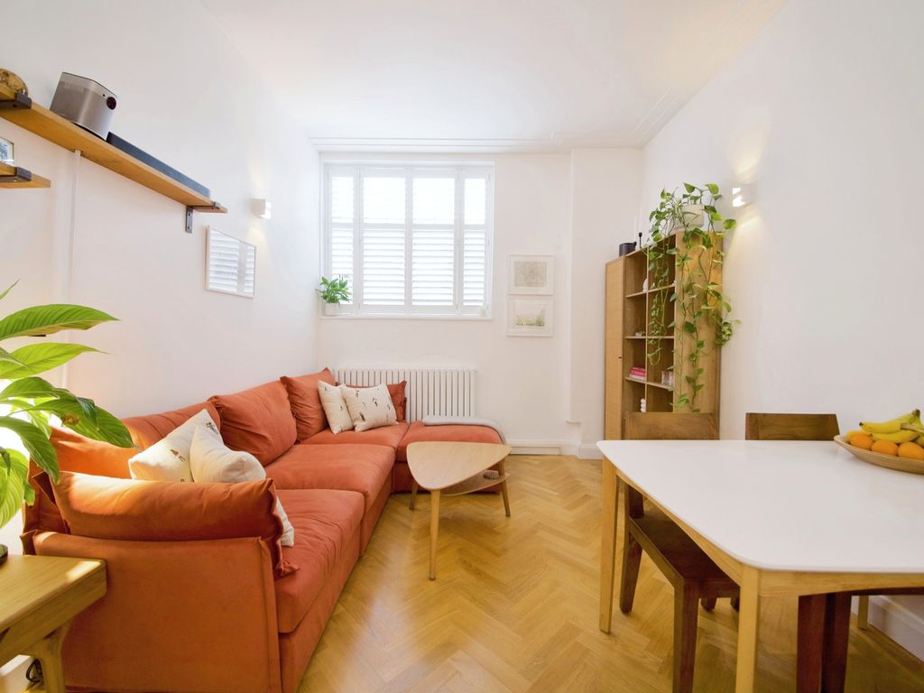 2 bed flat for sale in Hampstead Way, London NW11, £535,000