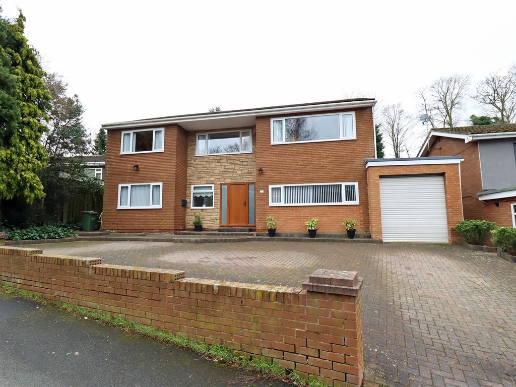 5 bed property for sale in Valley Drive, Yarm TS15, £575,000