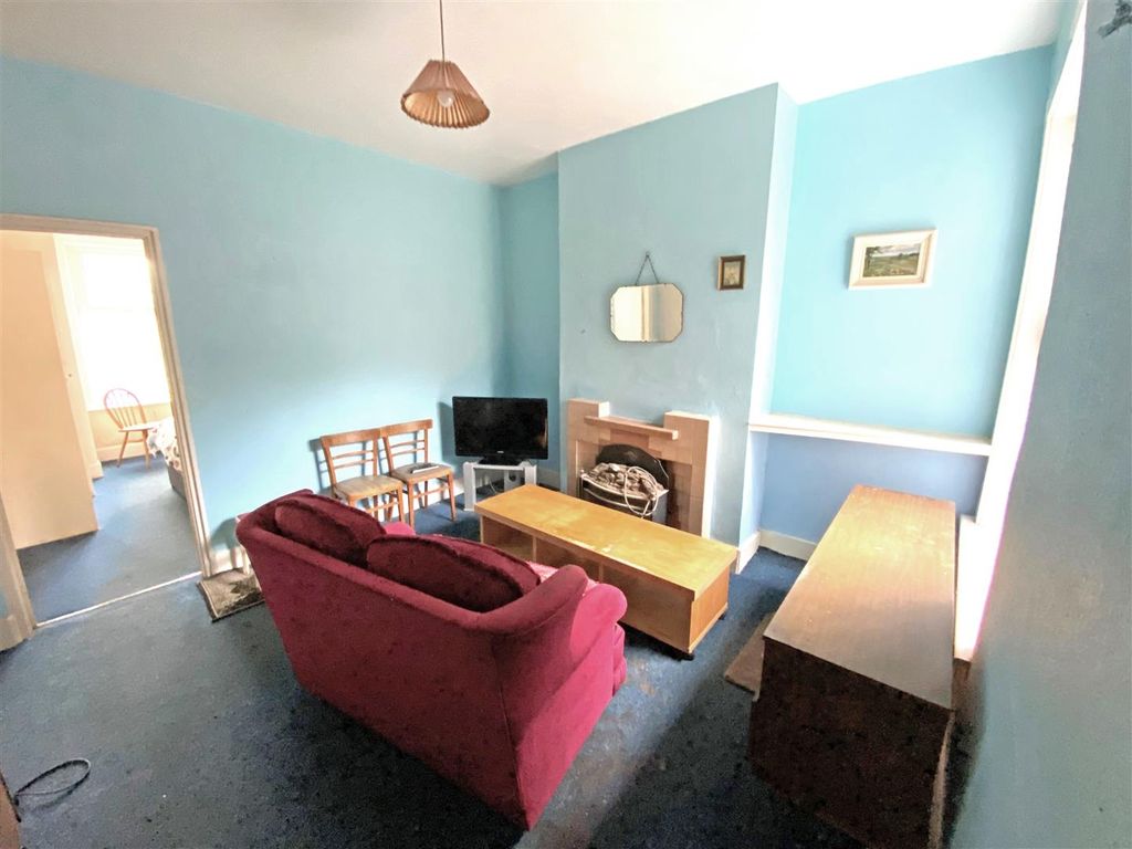 1 bed flat for sale in Stanmer Park Road, Brighton BN1, £150,000