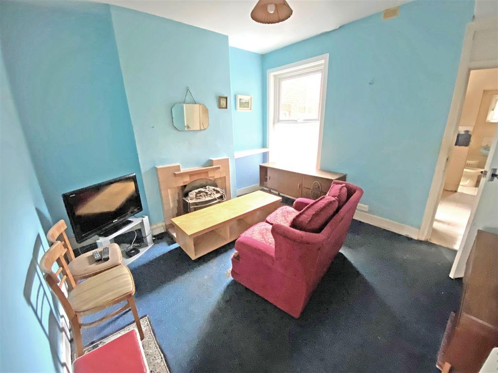 1 bed flat for sale in Stanmer Park Road, Brighton BN1, £150,000