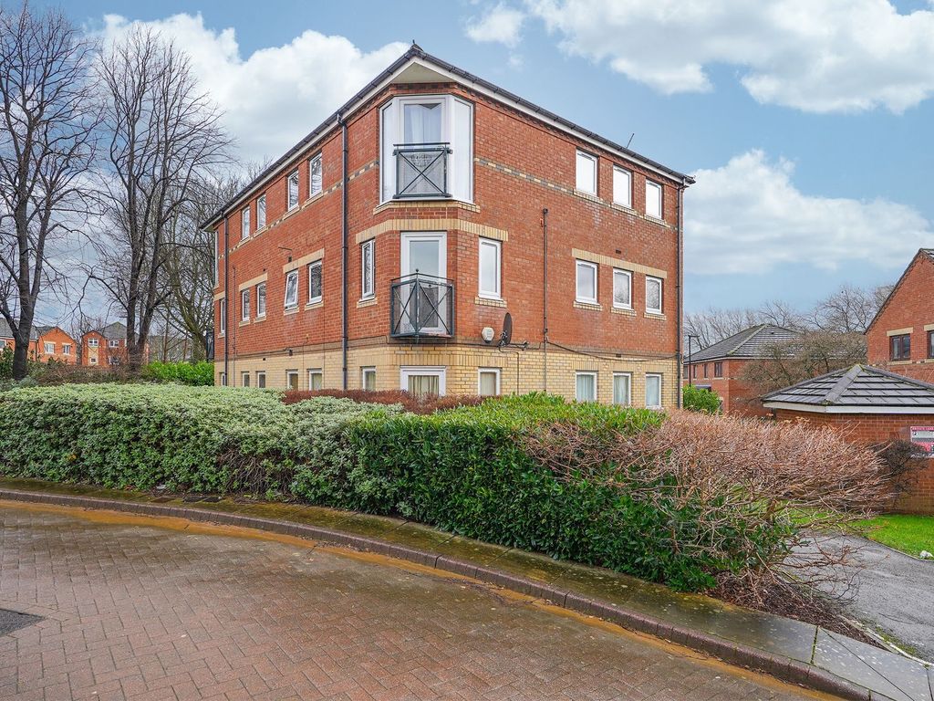 1 bed flat for sale in Broom Green, Sheffield S3, £100,000