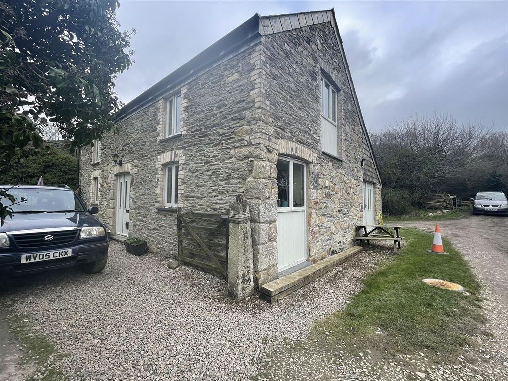 3 bed barn conversion to rent in Crantock, Newquay TR8, £1,425 pcm