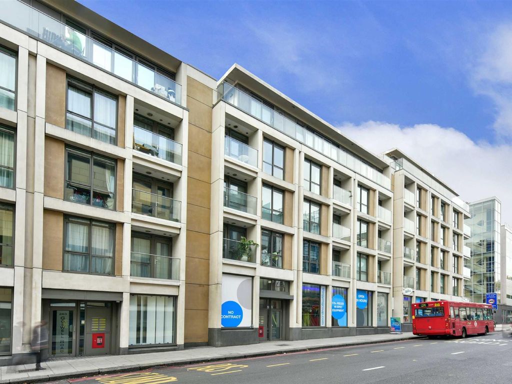2 bed flat to rent in Goswell Road, London EC1V, £2,900 pcm