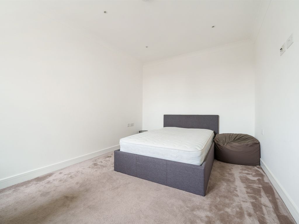 2 bed flat for sale in Plantagenet Road, New Barnet, Barnet EN5, £525,000