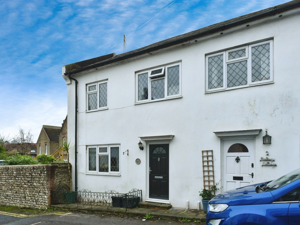 2 bed end terrace house for sale in Middle Road, Brighton BN1, £475,000