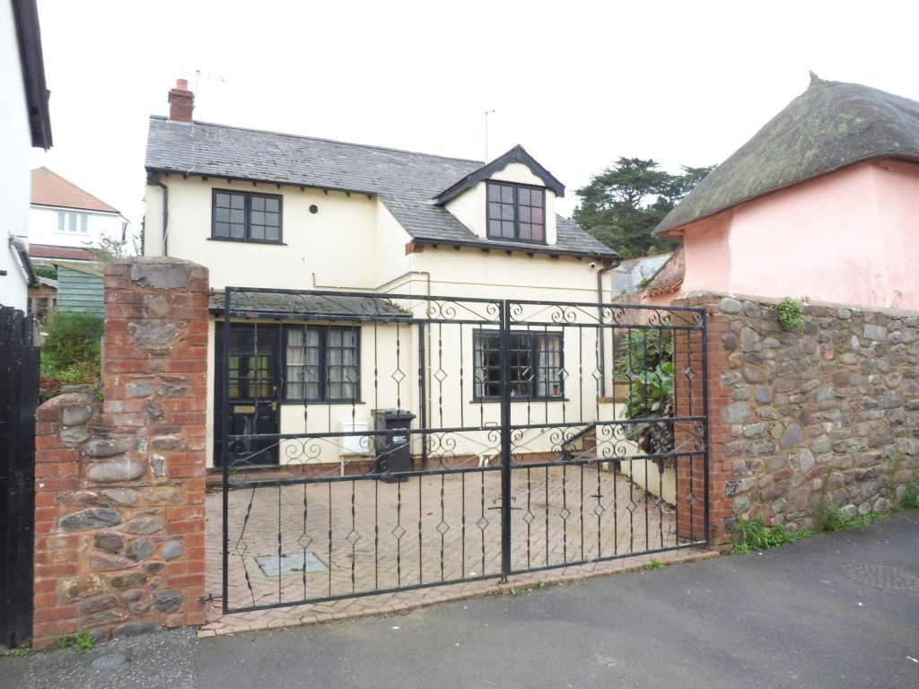 3 bed detached house for sale in Tythings Court, Minehead TA24, £260,000