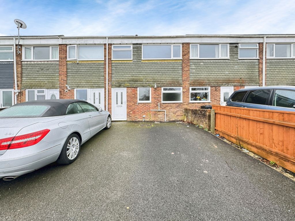 3 bed terraced house for sale in Northmere Drive, Poole BH12, £270,000