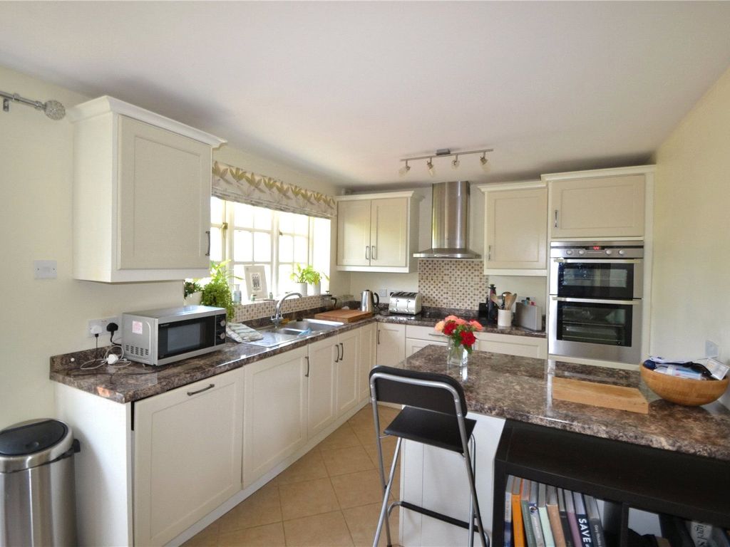 2 bed end terrace house for sale in High Street, Nash MK17, £370,000