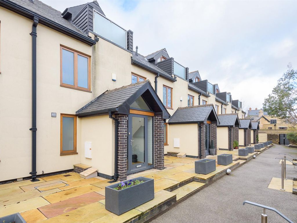 3 bed town house for sale in Taptonville Head, Broomhill S10, £350,000