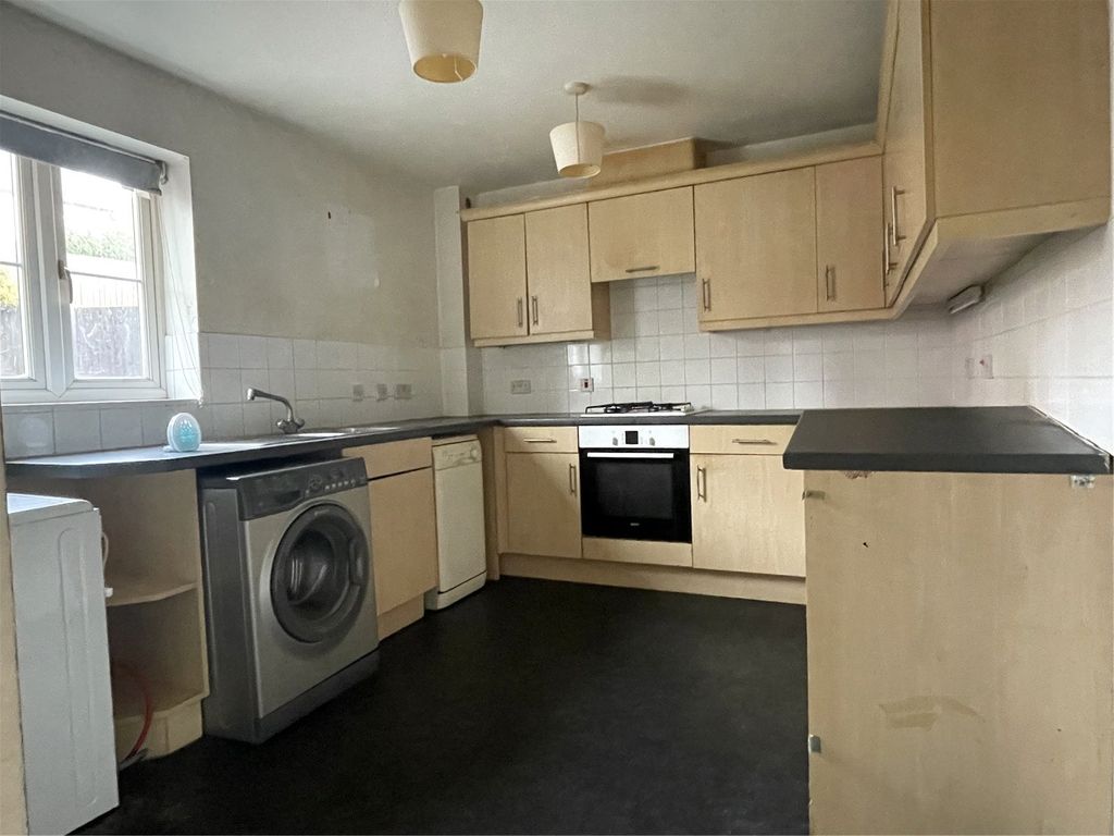 2 bed flat for sale in Spiller Close, Stratford-Upon-Avon, Warwickshire CV37, £160,000