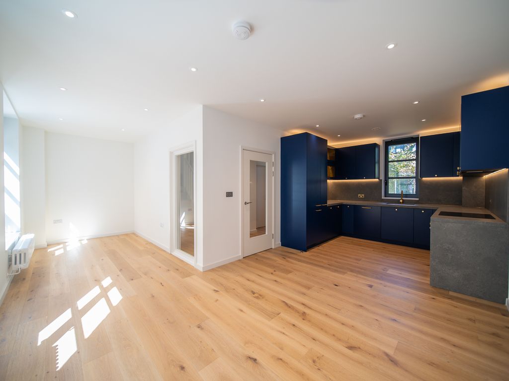 New home, 3 bed town house for sale in 12 Goodluck Hope Walk, London E14, £1,120,000
